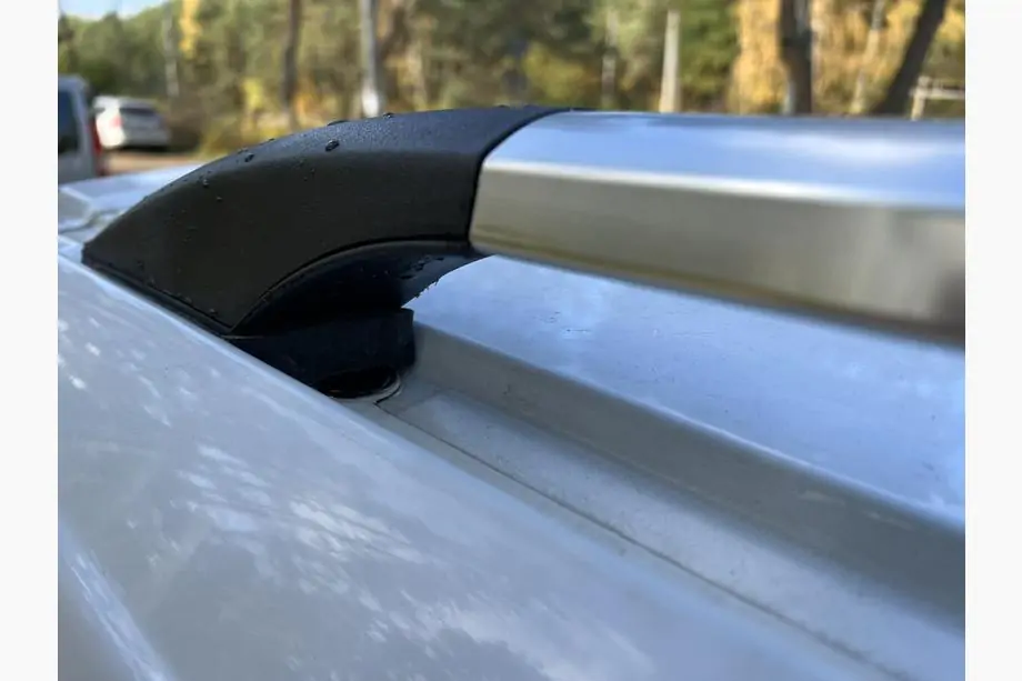 Mercedes Vito/V klase W447 2014– Hromēti jumta reliņi DDU (plastmasas kājas) Foto 6