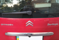 Peugeot Partner Tepee 2008–2018 Hroma līste virs numura zīmes (nerūsējošais tērauds) foto 1