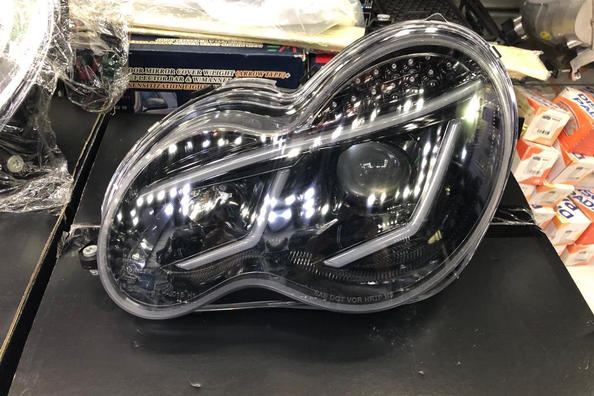 Auto LED gaismas un to tūnings