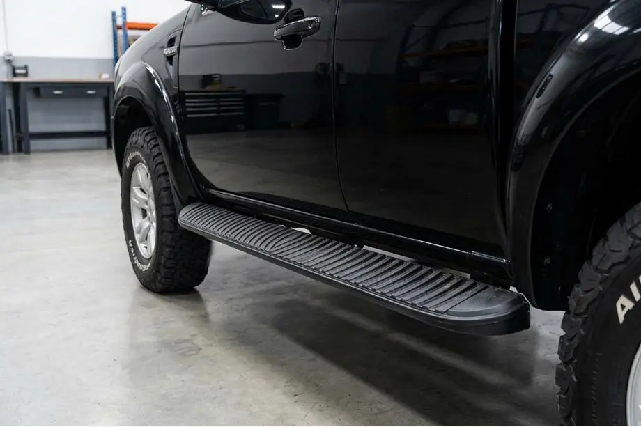 Ford Ranger 2007–2011 Sānu sliekšņi Tayga Black (2 gab., alumīnijs) Image