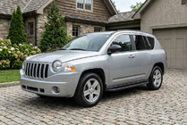 Jeep Compass 2006–2016 Sānu sliekšņi Tayga Black (2 gab., alumīnijs) foto 1
