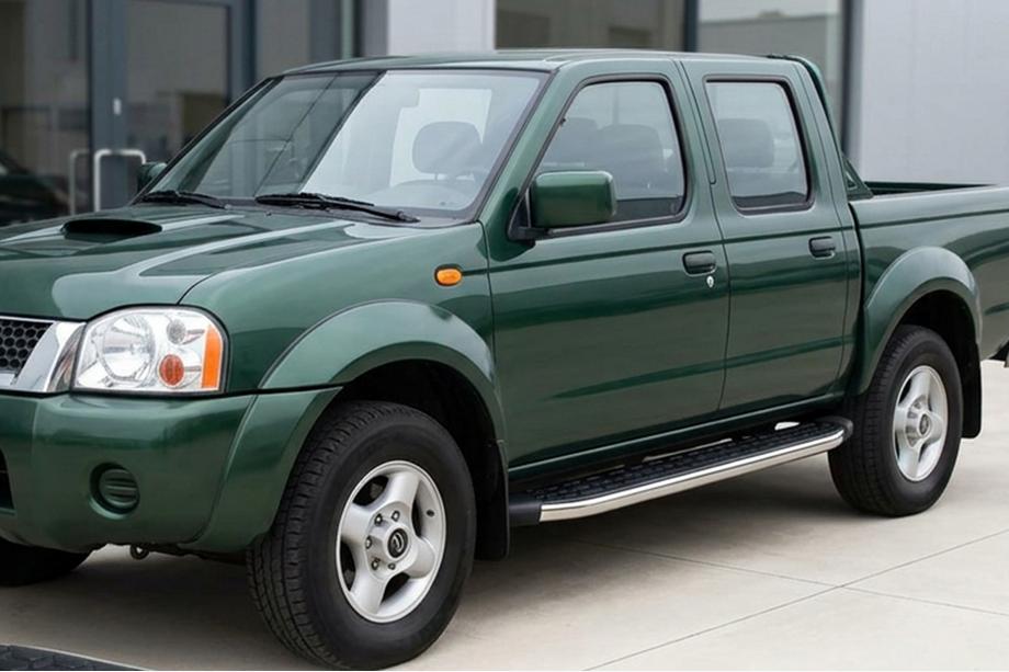 Nissan NP300 1999–2015 Sānu pakāpieni BlackLine (2 gab., alumīnijs) Image