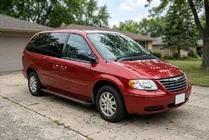 Chrysler Voyager 2001–2007 Sānu pakāpieni Maya Red (2 gab., alumīnijs) foto 1