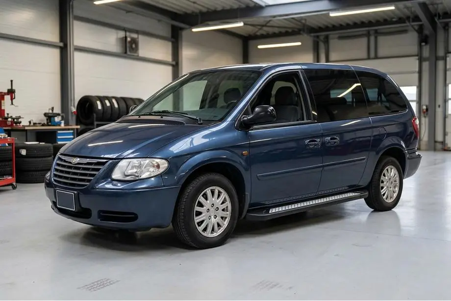 Chrysler Voyager 2001–2007 Sānu sliekšņi New Vision Black (2 gab., alumīnijs) Image