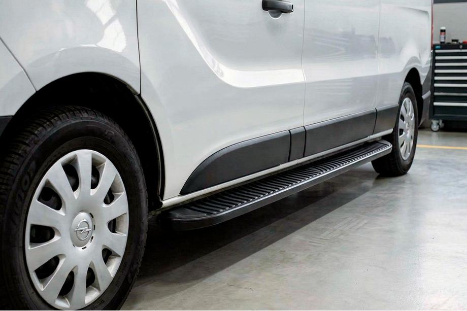 Opel Vivaro 2001–2015 Sānu sliekšņi Tayga Black (2 gab., alumīnijs) Image