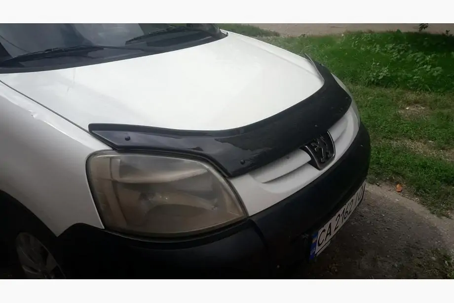 Peugeot Partner 1996–2008 Kapota deflektors Eurocap (2003-2008) Image