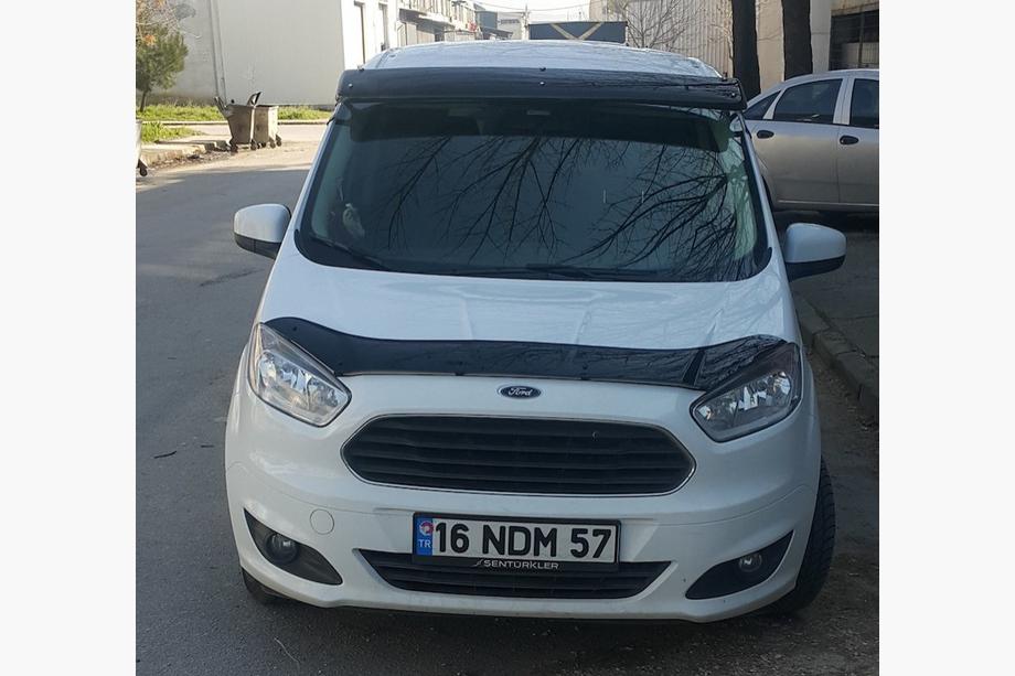 Ford Courier 2014–2023 Vējstikla vizieris (melns spīdīgs, 5 mm) Foto 3