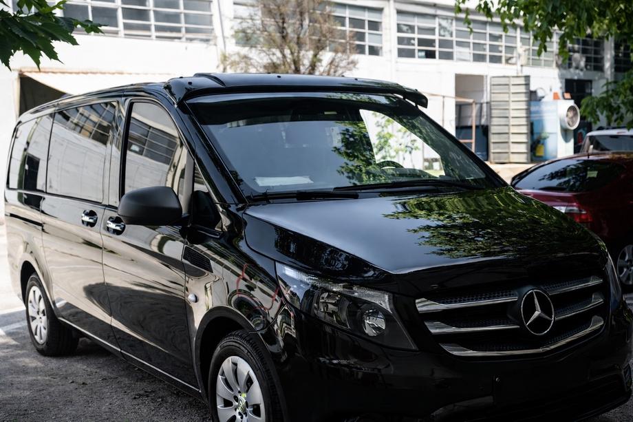 Mercedes Vito/V klase W447 2014– Vējstikla vizieris (melns spīdīgs, 5 mm) Foto 1