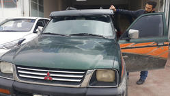 Mitsubishi L200 1996–2006 Vējstikla vizieris (melns spīdīgs, 5 mm) foto 4