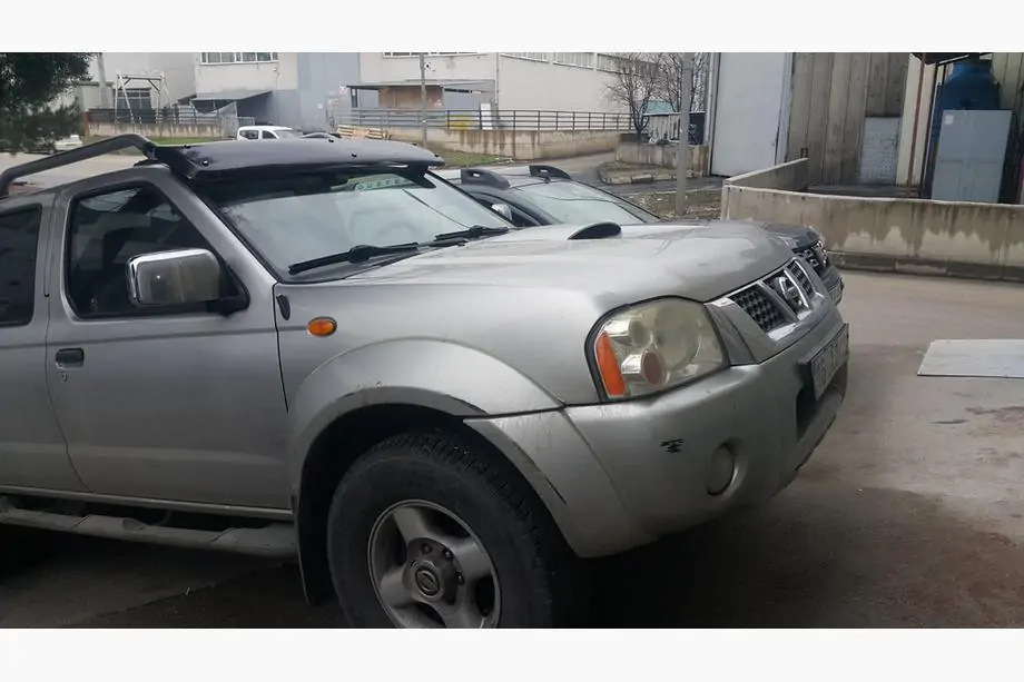 Nissan NP300 1999–2015 Vējstikla vizieris (melns spīdīgs, 5 mm) Foto 8
