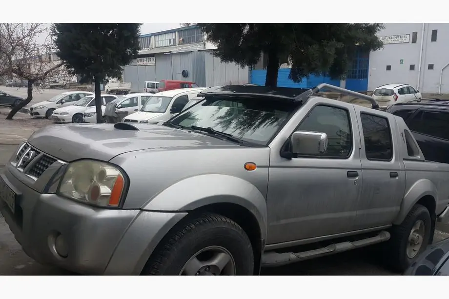Nissan NP300 1999–2015 Vējstikla vizieris (melns spīdīgs, 5 mm) Foto 9