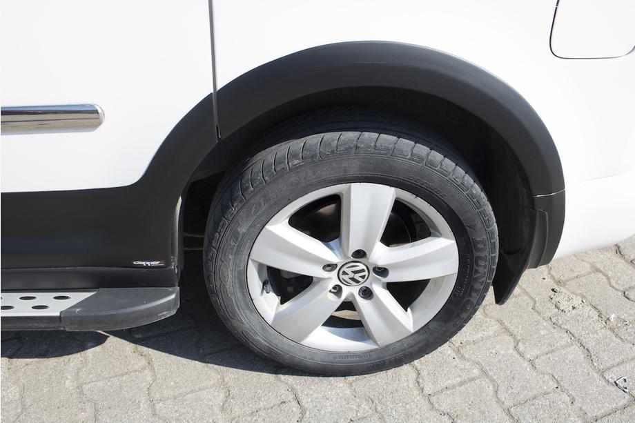Volkswagen Caddy 2015–2020 Moldingu un arku paplašinātāju komplekts 1 durvis, īsā riteņu bāze Foto 11
