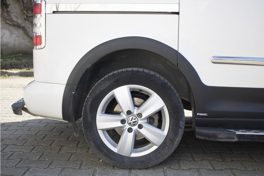 Volkswagen Caddy 2015–2020 Moldingu un arku paplašinātāju komplekts 1 durvis, īsā riteņu bāze Foto 33