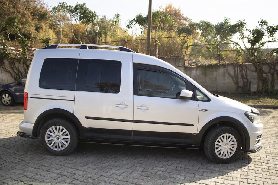 Volkswagen Caddy 2015–2020 Moldingu un arku paplašinātāju komplekts 1 durvis, īsā riteņu bāze Foto 40