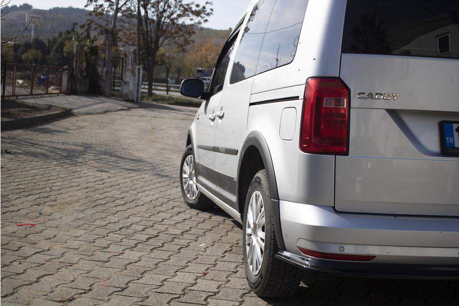 Volkswagen Caddy 2015–2020 Moldingu un arku paplašinātāju komplekts 1 durvis, īsā riteņu bāze Foto 7