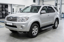 Toyota Fortuner 2006–2015 Sānu sliekšņi BlackLine (2 gab., alumīnijs) foto 1