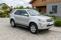 Toyota Fortuner 2006–2015 Sānu pakāpieni New Vision Black (2 gab., alumīnijs) foto 1