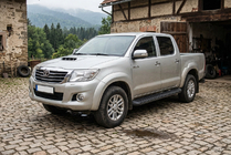 Toyota Hilux 2006–2015 Sānu sliekšņi Tayga Black (2 gab., alumīnijs) foto 1