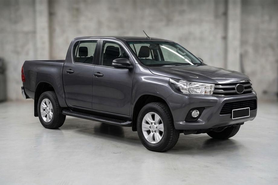 Toyota Hilux 2015– Sānu sliekšņi Tayga Black (2 gab., alumīnijs) Image