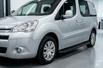 Peugeot Partner Tepee 2008–2018 Sānu sliekšņi Tayga Black (2 gab., alumīnijs) foto 1