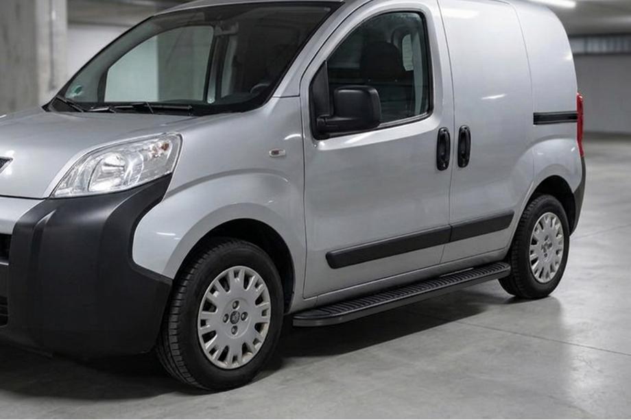 Peugeot Bipper 2008–2017 Sānu sliekšņi Tayga Black (2 gab., alumīnijs) Image
