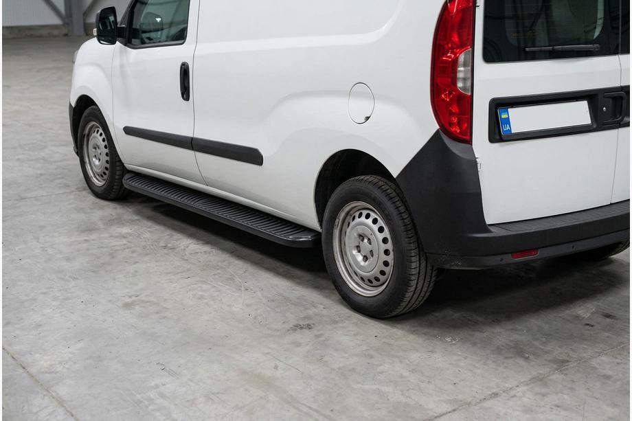 Opel Combo 2012–2018 Sānu sliekšņi Tayga Black (2 gab., alumīnijs) Maxi riteņu bāze Image