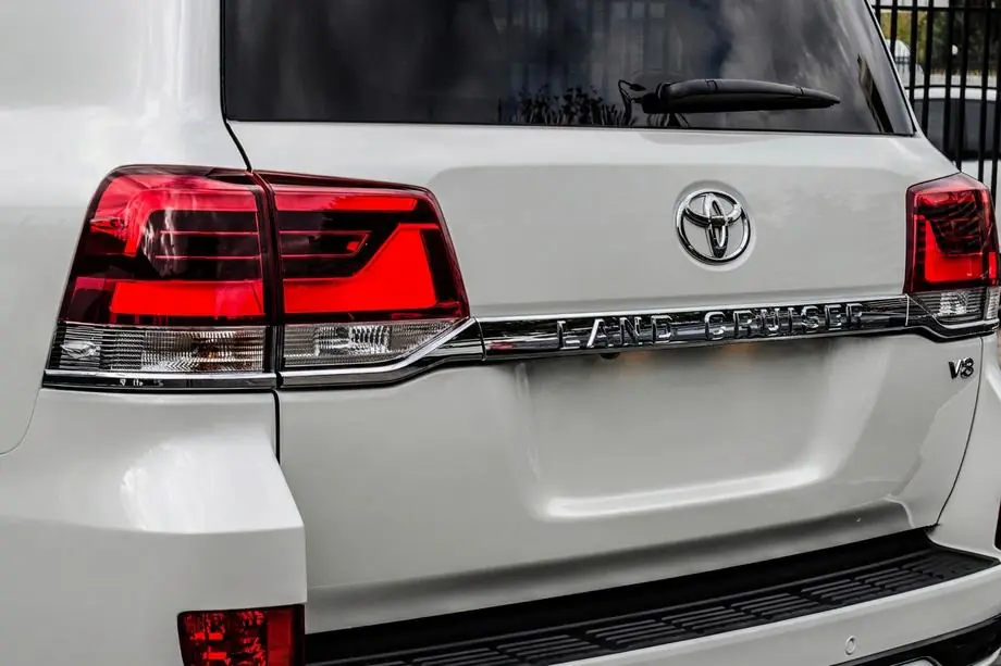 Toyota Land Cruiser 200 2007–2021 Aizmugurējie lukturi 2016-2021 (OEM standarts) Image