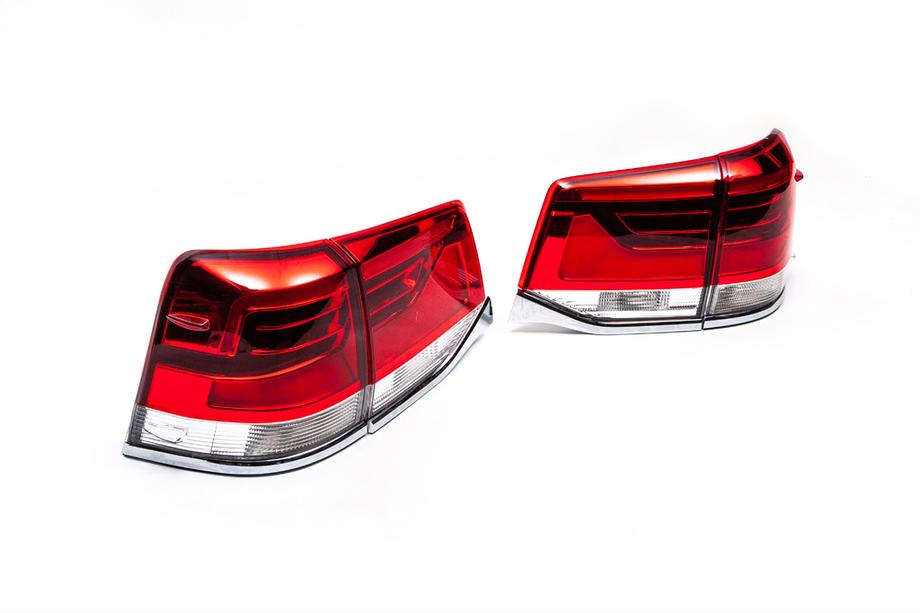Toyota Land Cruiser 200 2007–2021 Aizmugurējie lukturi 2016-2021 (OEM standarts) Kreisais aizmugurējais ārējais lukturis (uz spārna) Foto 4