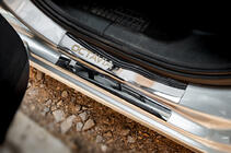 Skoda Octavia III A7 2013–2019 Carmos V1 sliekšņu uzlikas (8 gab., nerūsējošais tērauds) foto 8