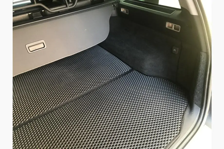 Volvo XC70 2007–2013 Bagāžnieka paklājiņš 2 daļās (EVA, melns) Foto 4