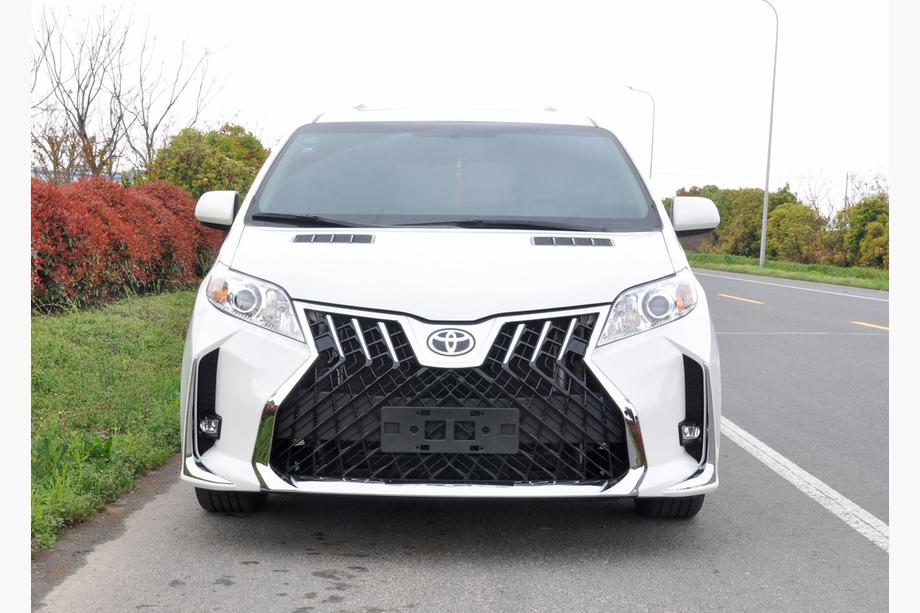 Toyota Sienna 2010–2020 LM-style virsbūves komplekts Image