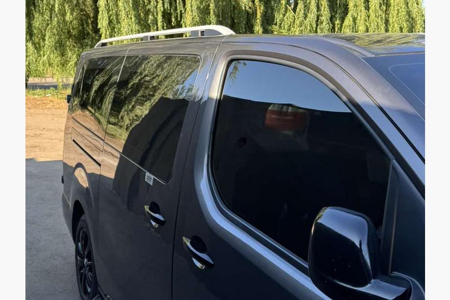 Peugeot Traveller 2017– Jumta reliņi Skyport (pelēki) Garā riteņu bāze Foto 17