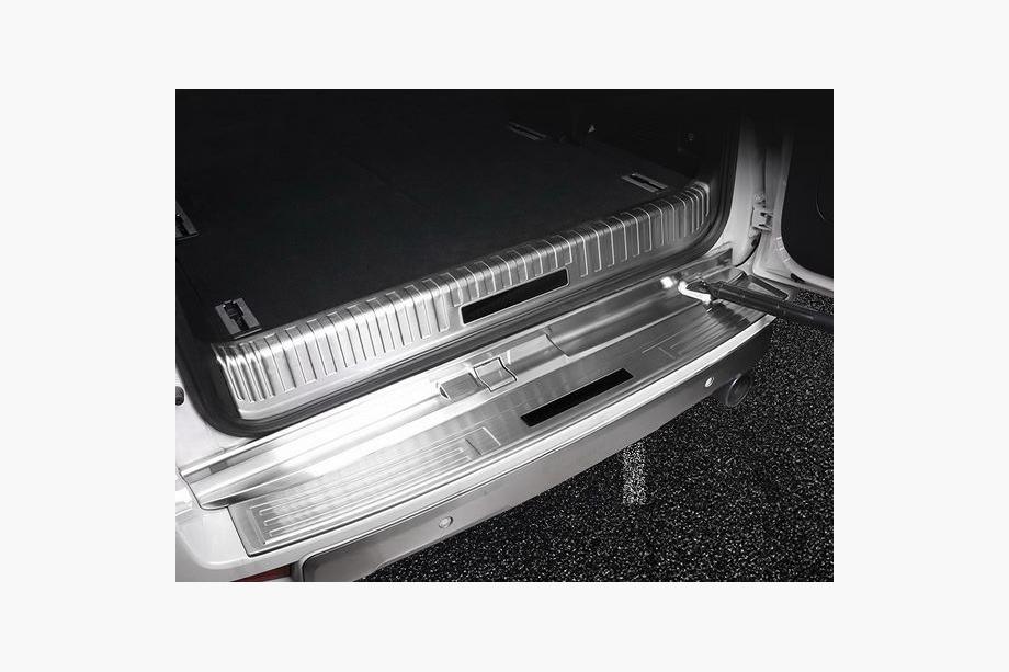 Toyota Land Cruiser Prado 150 2009–2023 Hromēta aizmugurējā iekšējā sliekšņa uzlika (7-vietīgajam) Foto 2
