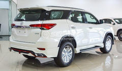 Toyota Fortuner 2015– Lexus-TRD V2 virsbūves body kit komplekts (2015-2020) foto 5
