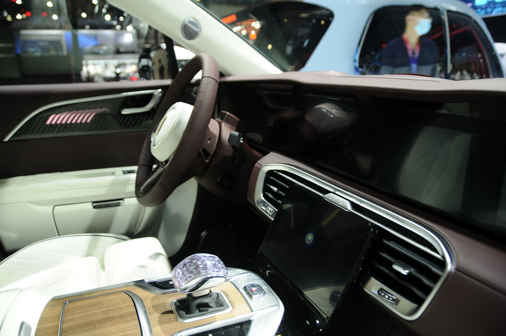 Hongqi E-HS9: elektrisks ķīniešu Rolls-Royce Cullinan analogs