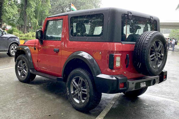 Indijas SUV Mahindra Thar iekaro vietējo tirgu Foto 4