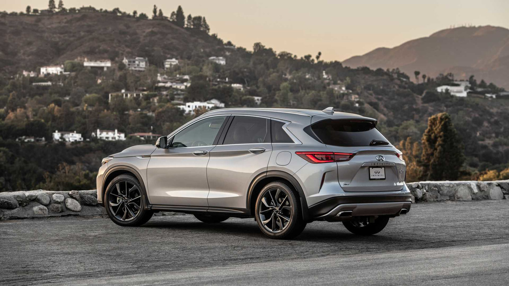 Krosovers Infiniti QX50 atjaunināts ārēji un papildināts bāzes aprīkojums
