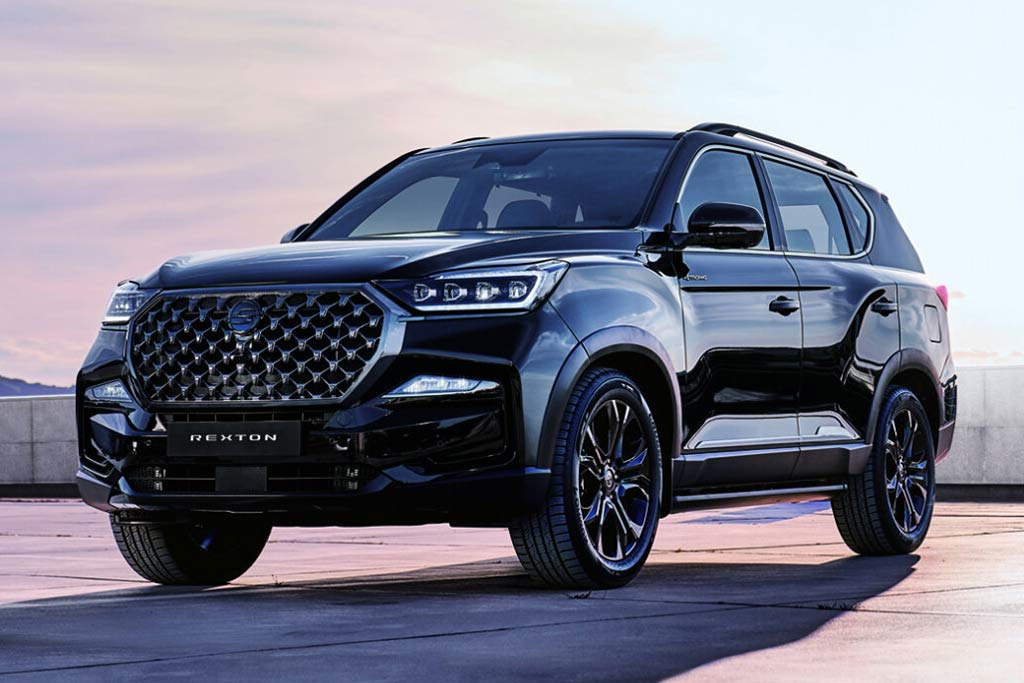 Publicēti jaunā SsangYong Rexton foto