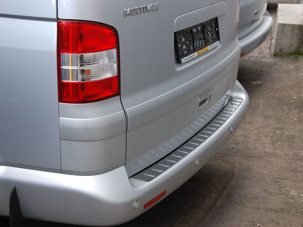 Hroma uzlika aizmugures bamperim Volkswagen T5 Multivan