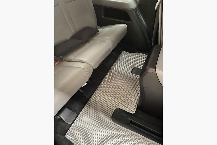 Toyota Sequoia 2007–2022 Poliuretāna salona paklājiņi, 3 rindas (EVA, pelēki) 2. rinda – 3 sēdvietas Foto 15