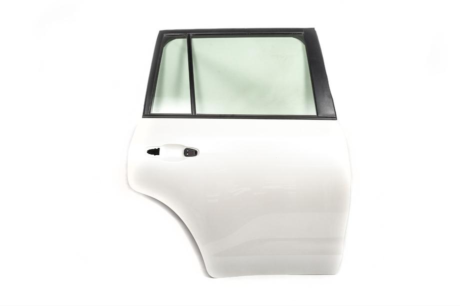 Toyota Land Cruiser 200 2007–2021 Durvis komplektā 2016+ (priekšējās labās) Image