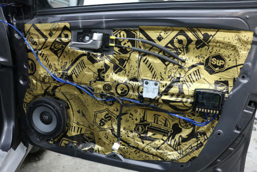 Auto skaņas izolācija: kā uzlabot audiosistēmas skanējumu