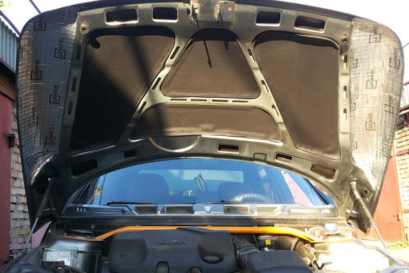 VAZ 2110 motora pārsega skaņas izolācija pašu spēkiem