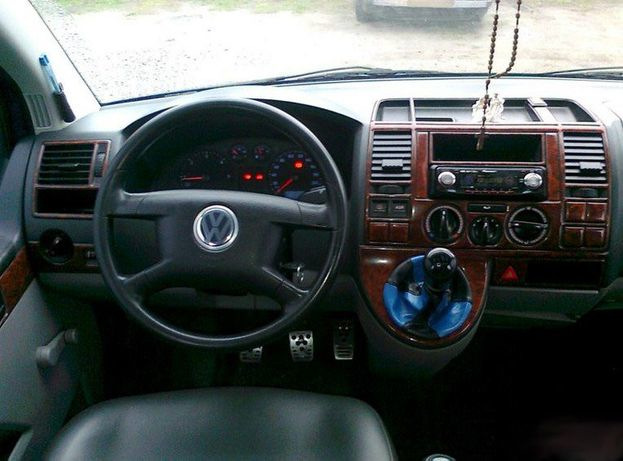 Volkswagen T5 Multivan salona tūnings un paneļa uzlikas