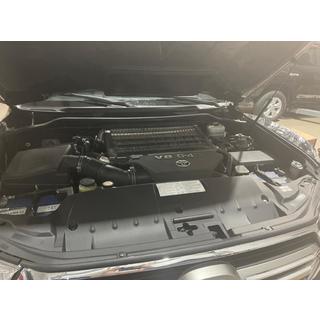 Plastmasas apdare zem interkūlera 4.5 dīzelim Toyota Land Cruiser 200 2007–2021 foto 2