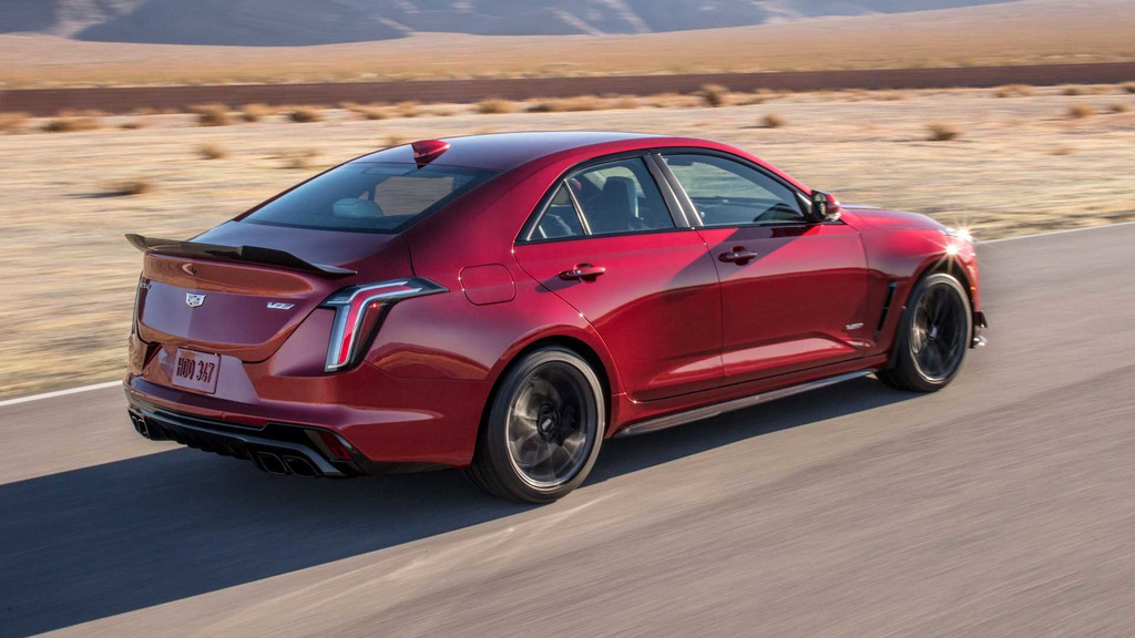 Cadillac CT4-V Blackwing: "uzlādēts" kompakts sedans ar 479 ZS