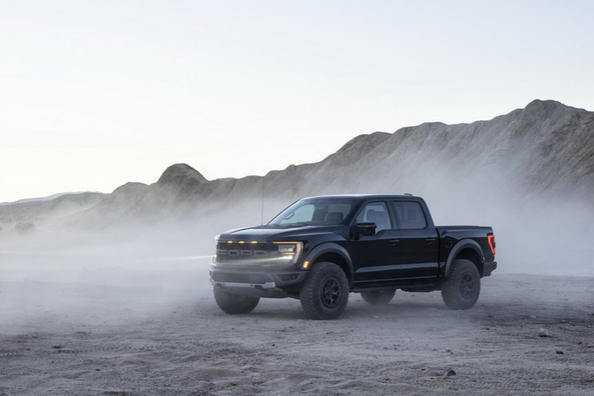 Prezentēta atjauninātā Ford F-150 Raptor versija