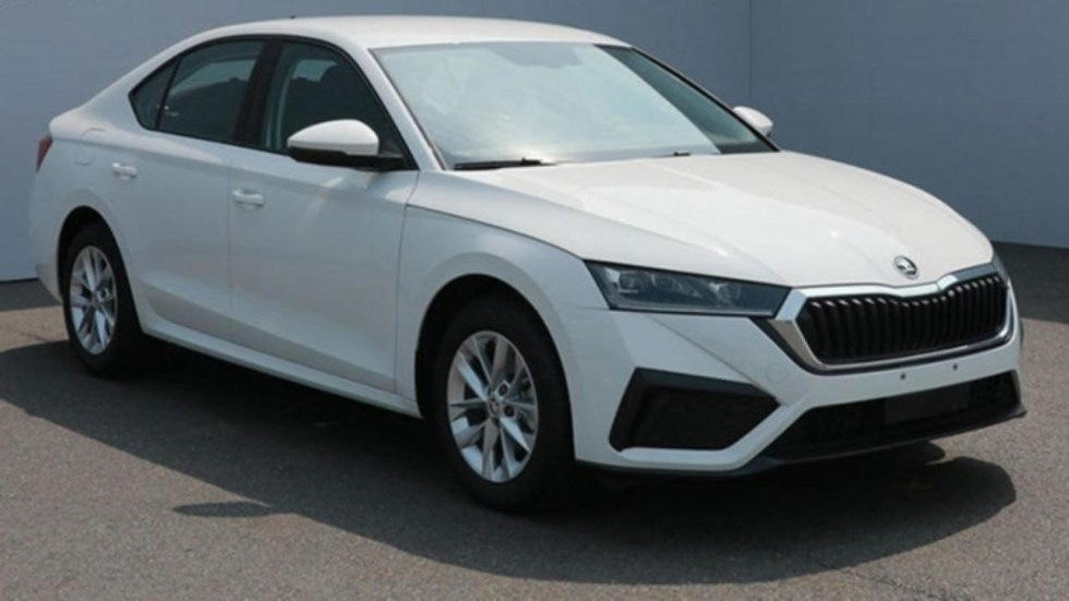 Pagarinātā Skoda Octavia Pro debitē Ķīnā