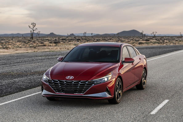 Hyundai Elantra septītās paaudzes apskats