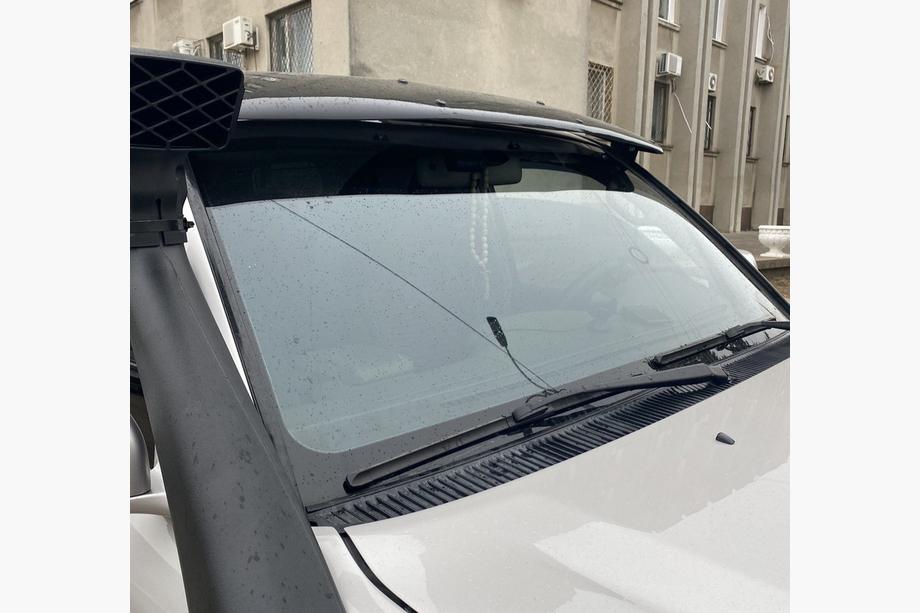 Toyota Land Cruiser 100 1998–2007 Saules aizsargs vējstiklam Foto 2
